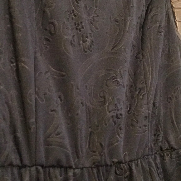 Textured Floral design Navy dress - Picture 3 of 4